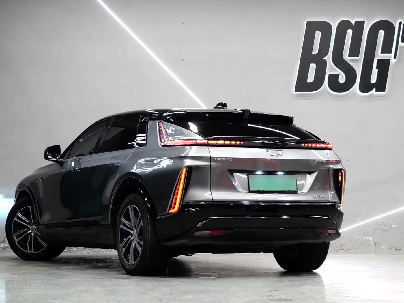 2022 Cadillac IQ Rui Ge رمادي فضي, 36,000 km, China export – photo 3