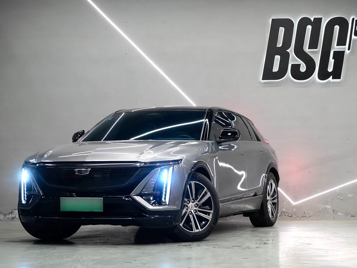 2022 Cadillac IQ Rui Ge رمادي فضي, 36,000 km, China export – photo 1
