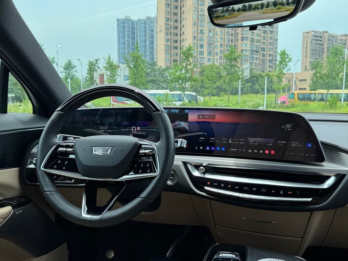 2022 Cadillac IQ Rui Ge Blue, 16,000 km, China export – photo 5