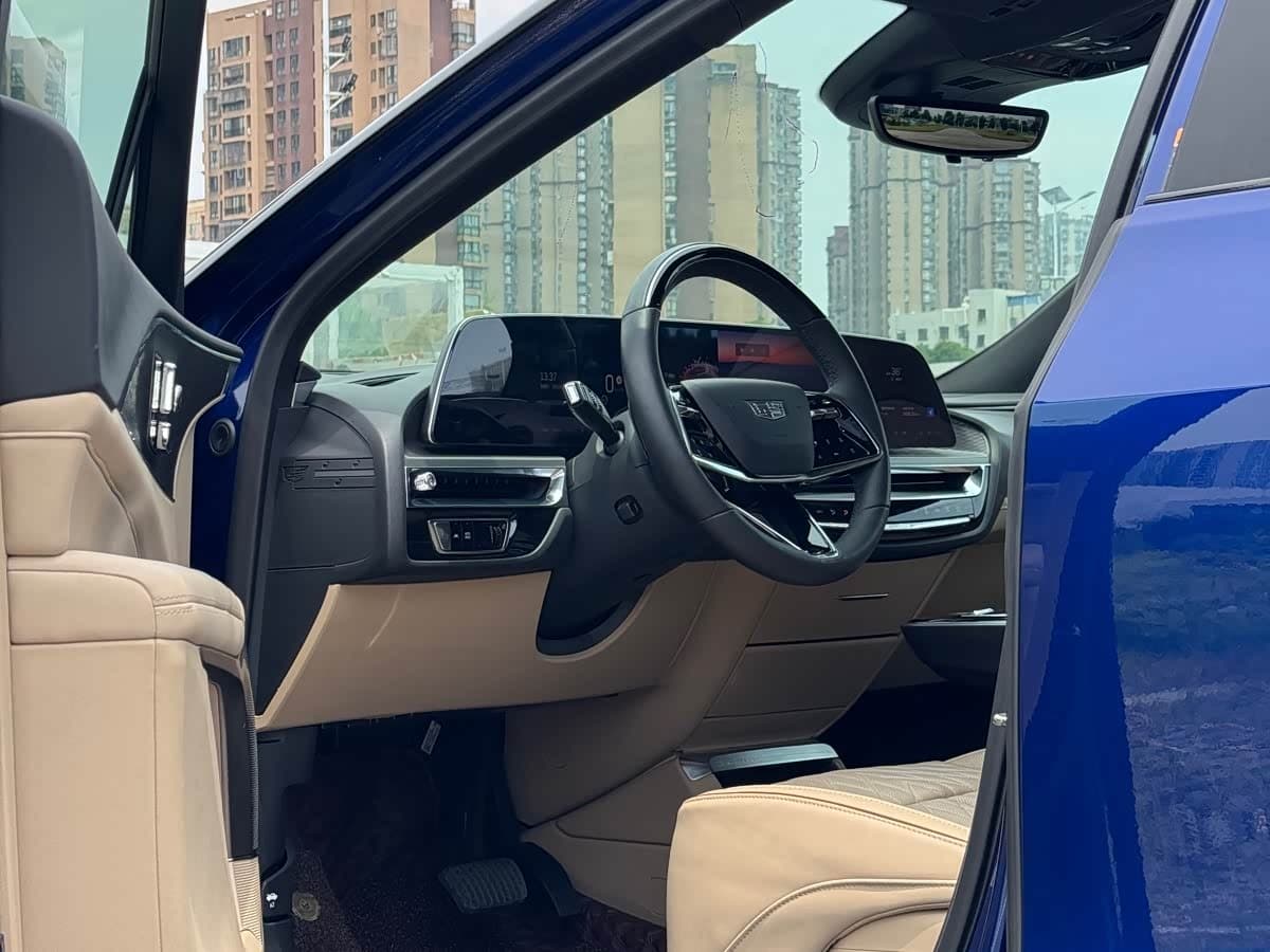 2022 Cadillac IQ Rui Ge Blue, 16,000 km, China export – photo 4