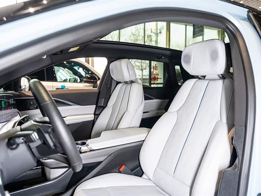 2023 Cadillac IQ Rui Ge Blue, 5,800 km, China export – photo 9
