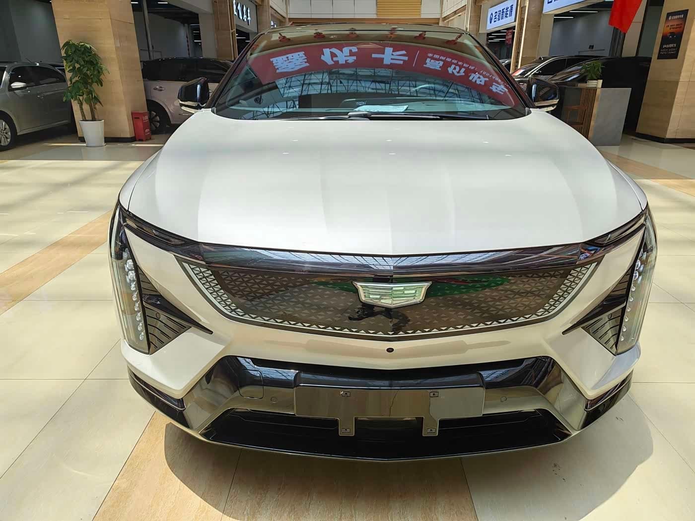2024 Cadillac IQ Ao Ge White, 31,000 km, China export – photo 5