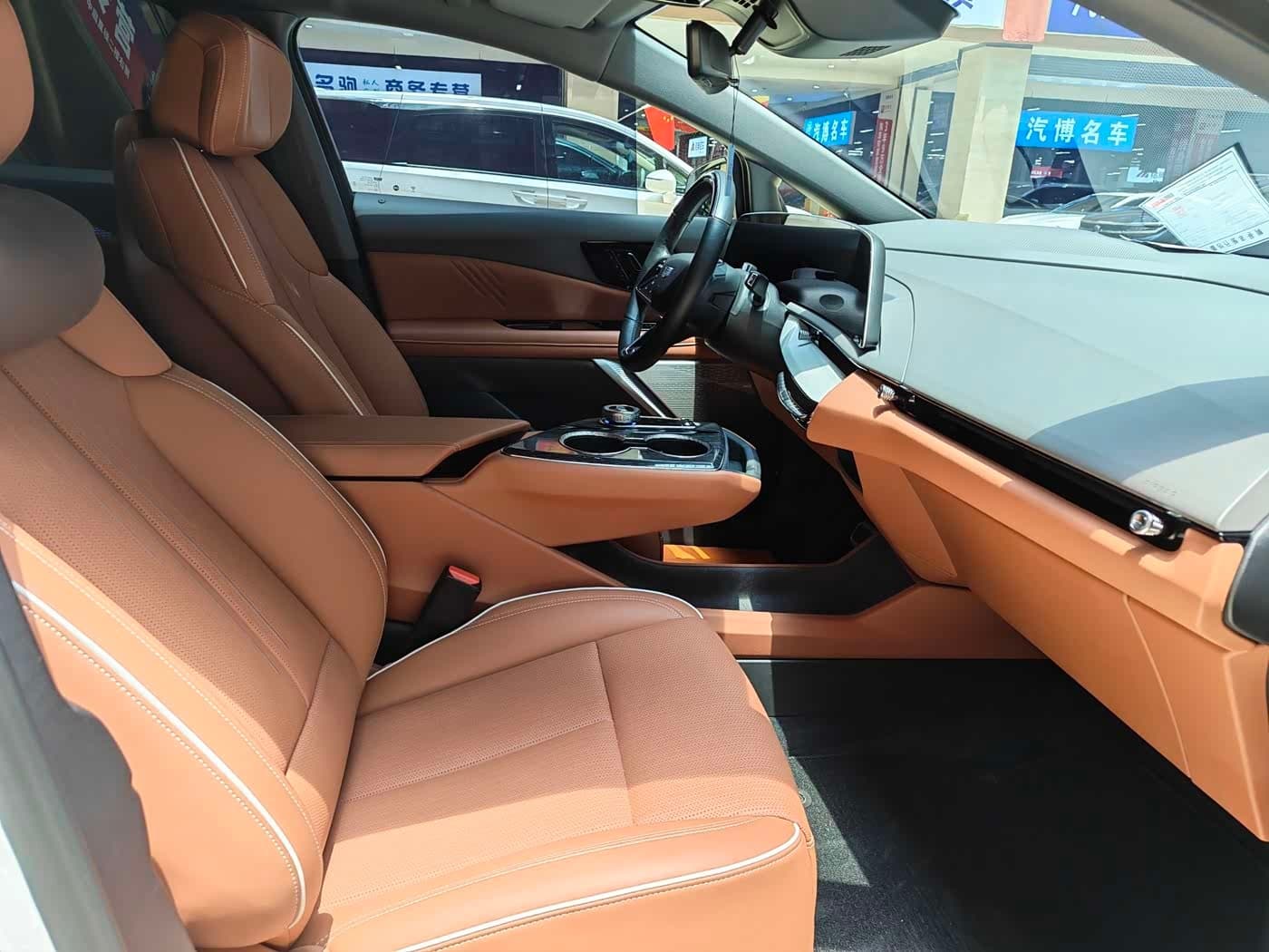 2024 Cadillac IQ Ao Ge White, 31,000 km, China export – photo 13