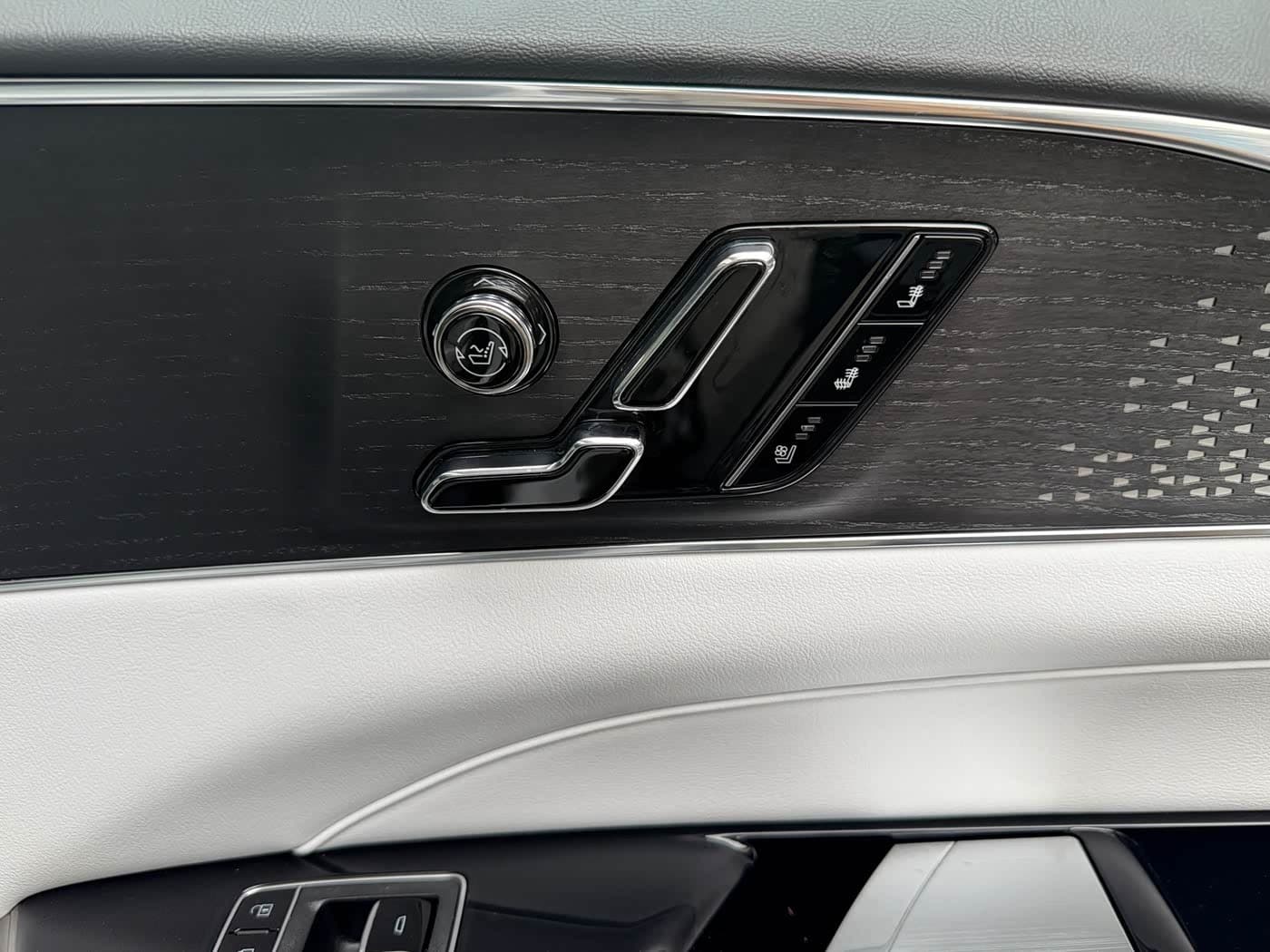 2022 Cadillac IQ Rui Ge White, 22,000 km, China export – photo 14