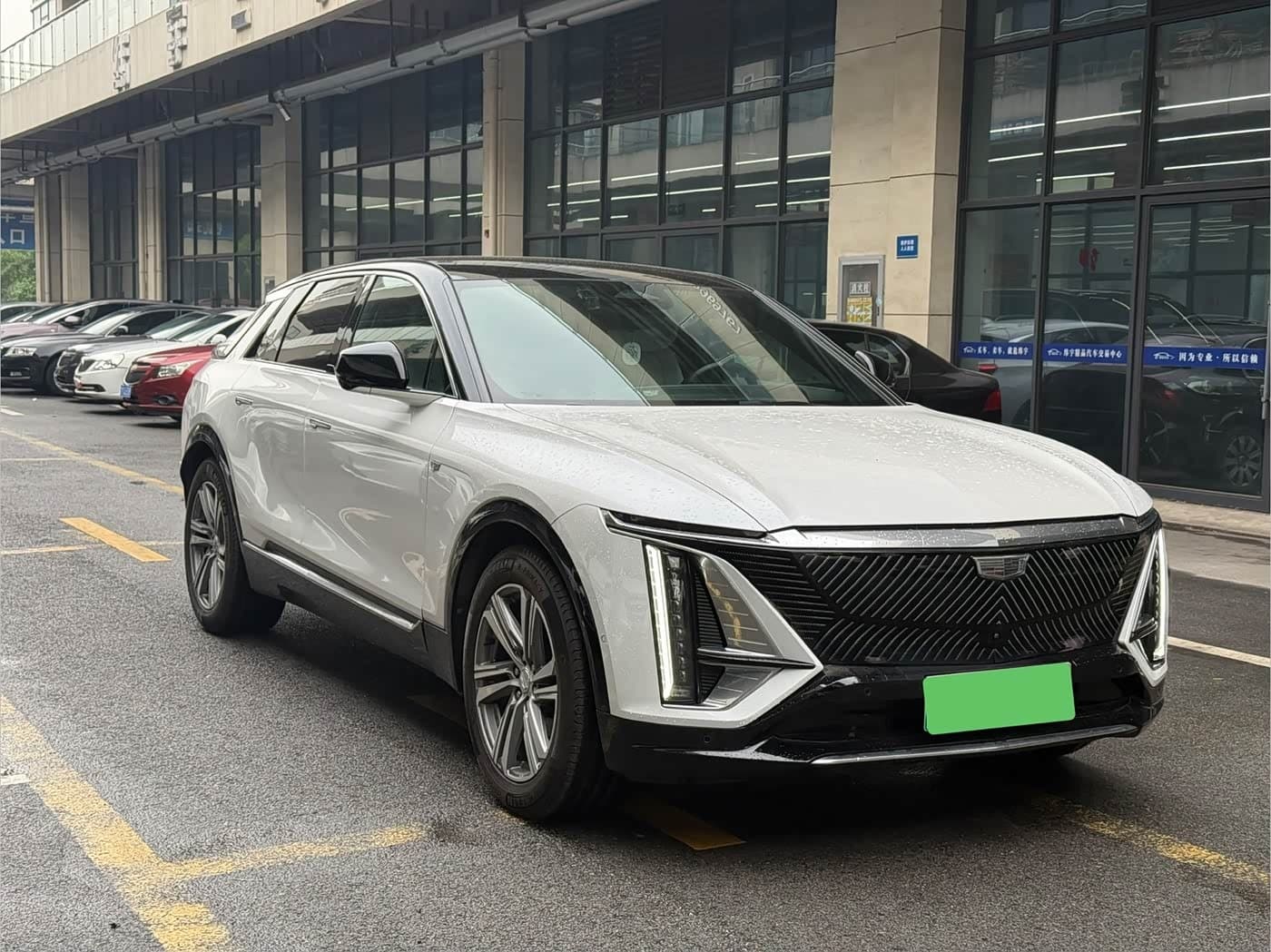 2022 Cadillac IQ Rui Ge White, 22,000 km, China export – photo 3