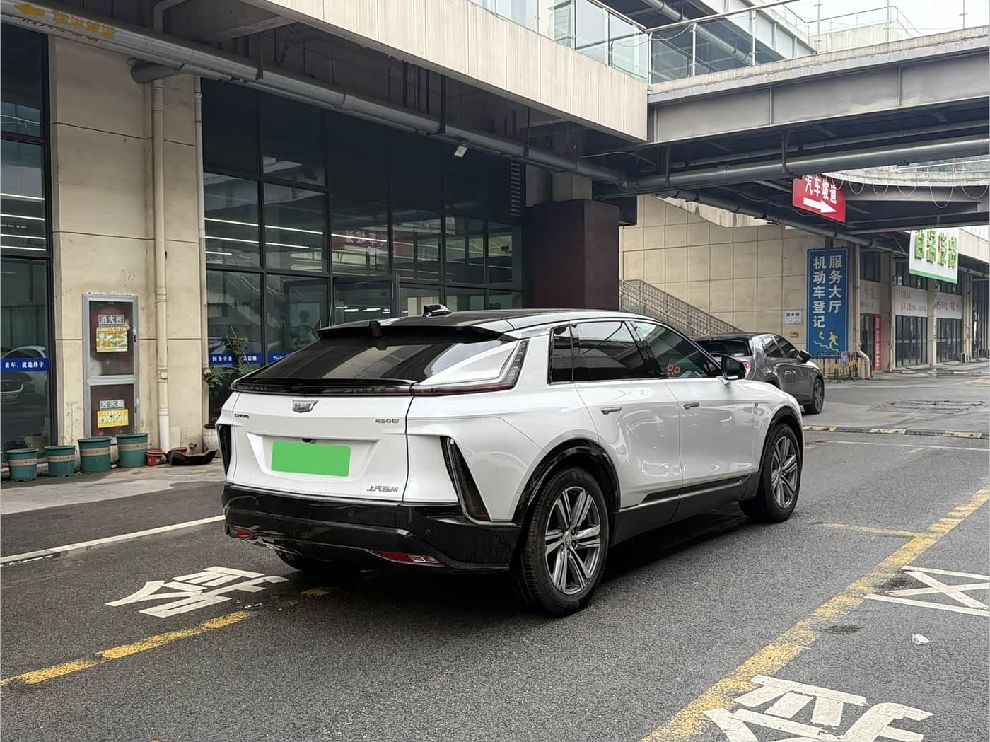 2022 Cadillac IQ Rui Ge White, 22,000 km, China export – photo 9