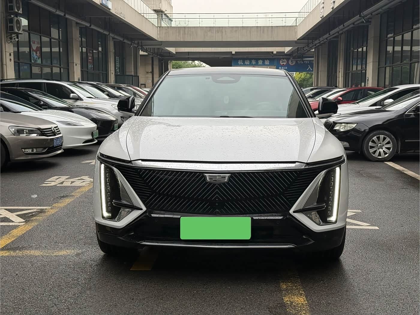 2022 Cadillac IQ Rui Ge White, 22,000 km, China export – photo 2