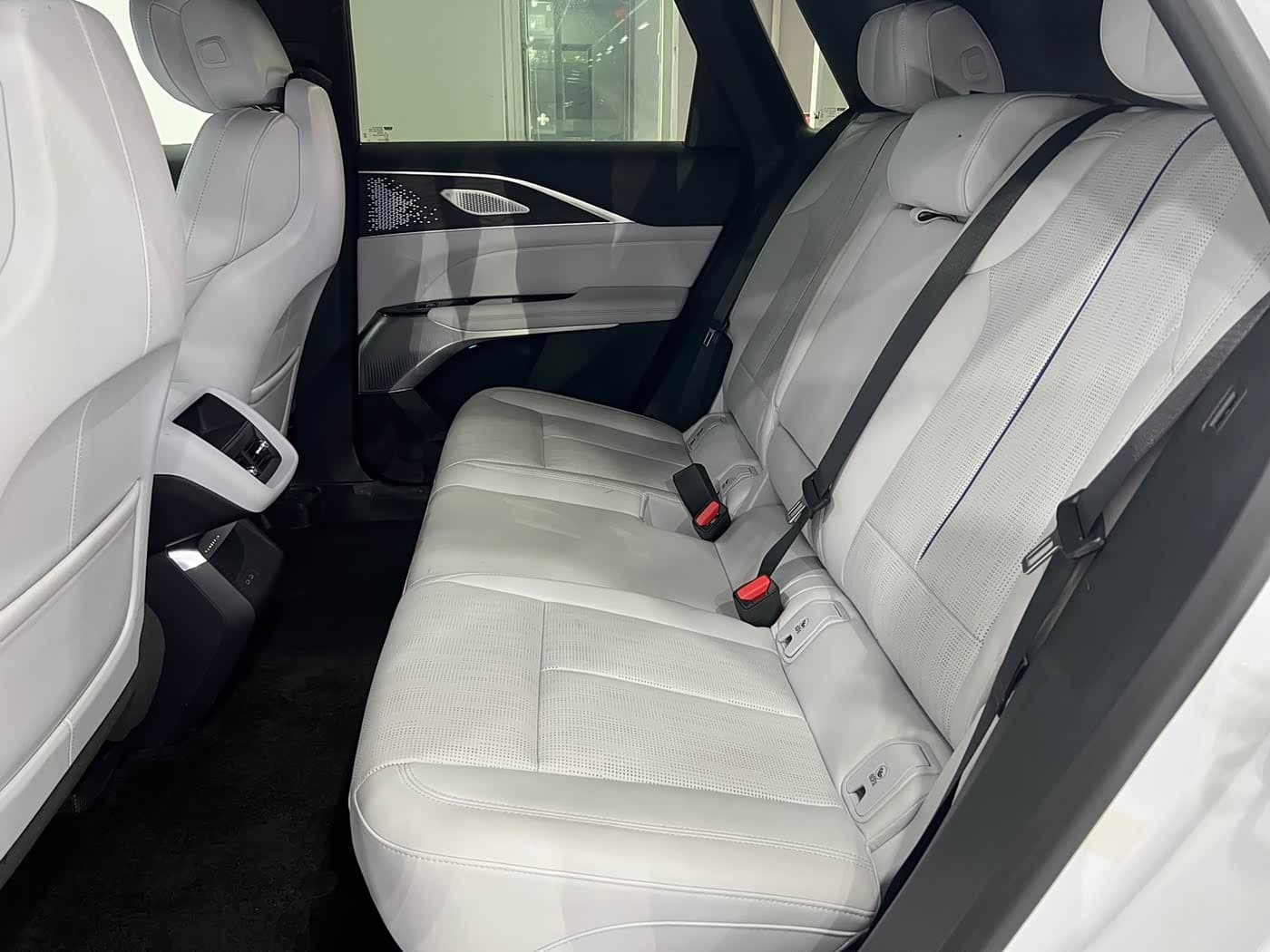 2022 Cadillac IQ Rui Ge White, 36,000 km, China export – photo 5