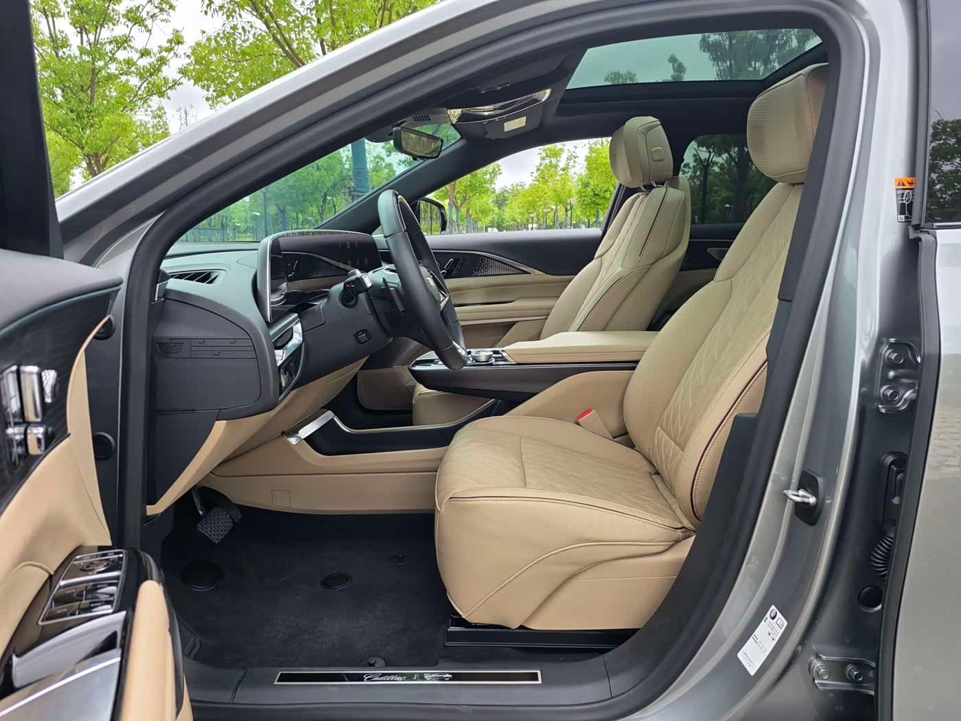 2022 Cadillac IQ Rui Ge Silbergrau, 179,800 km, China export – photo 9