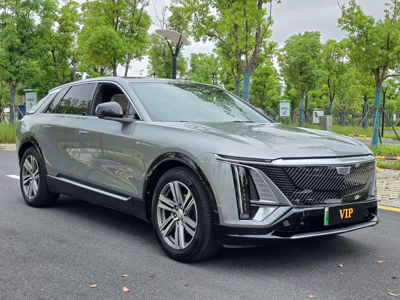 2022 Cadillac IQ Rui Ge Silbergrau, 179,800 km, China export – photo 3