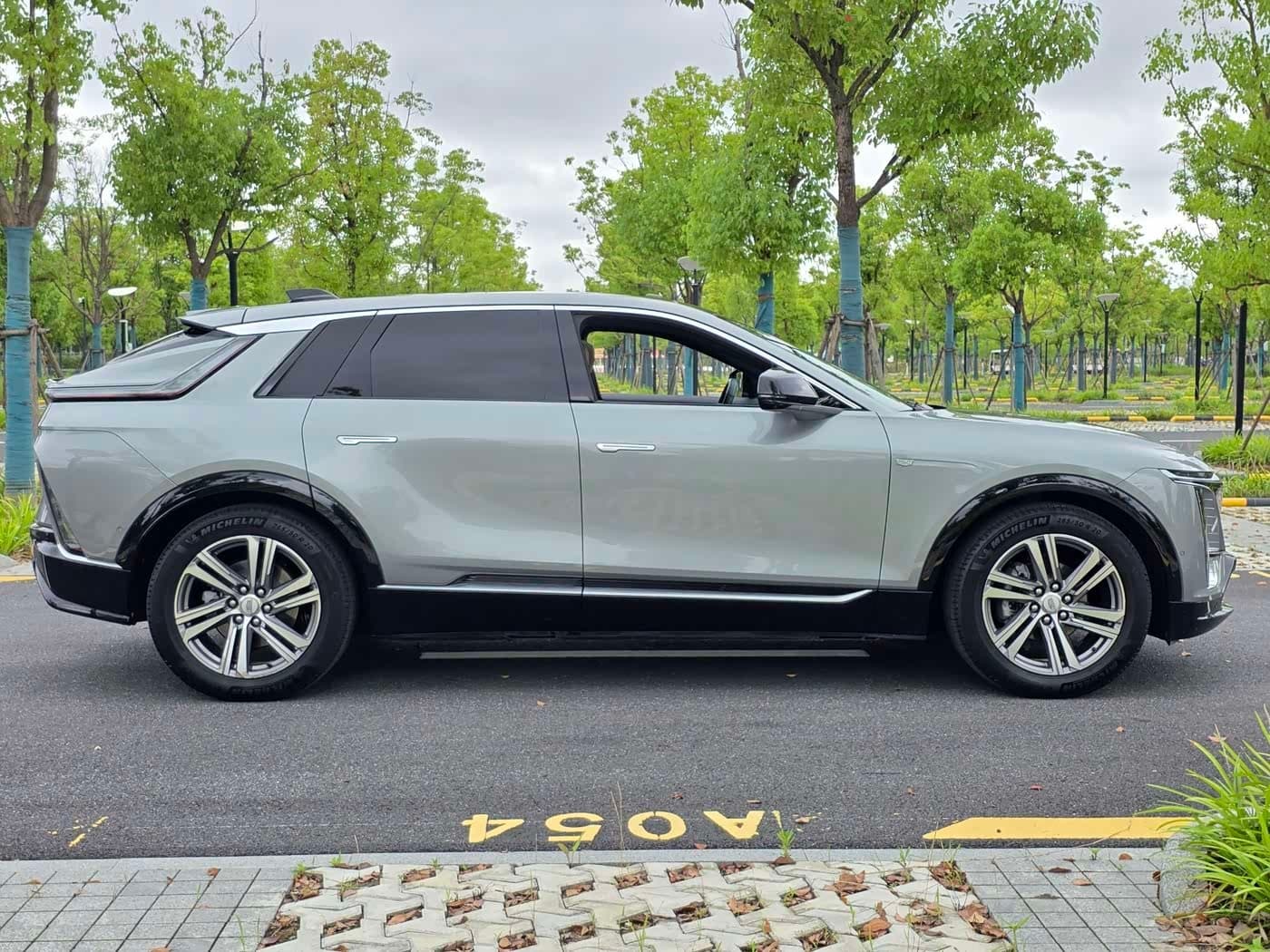 2022 Cadillac IQ Rui Ge Silbergrau, 179,800 km, China export – photo 8