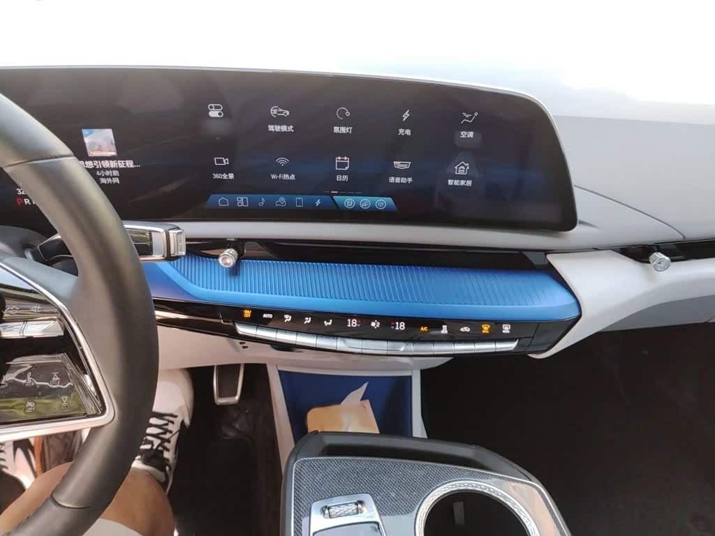 2024 Cadillac IQ Ao Ge Blue, 35,600 km, China export – photo 6