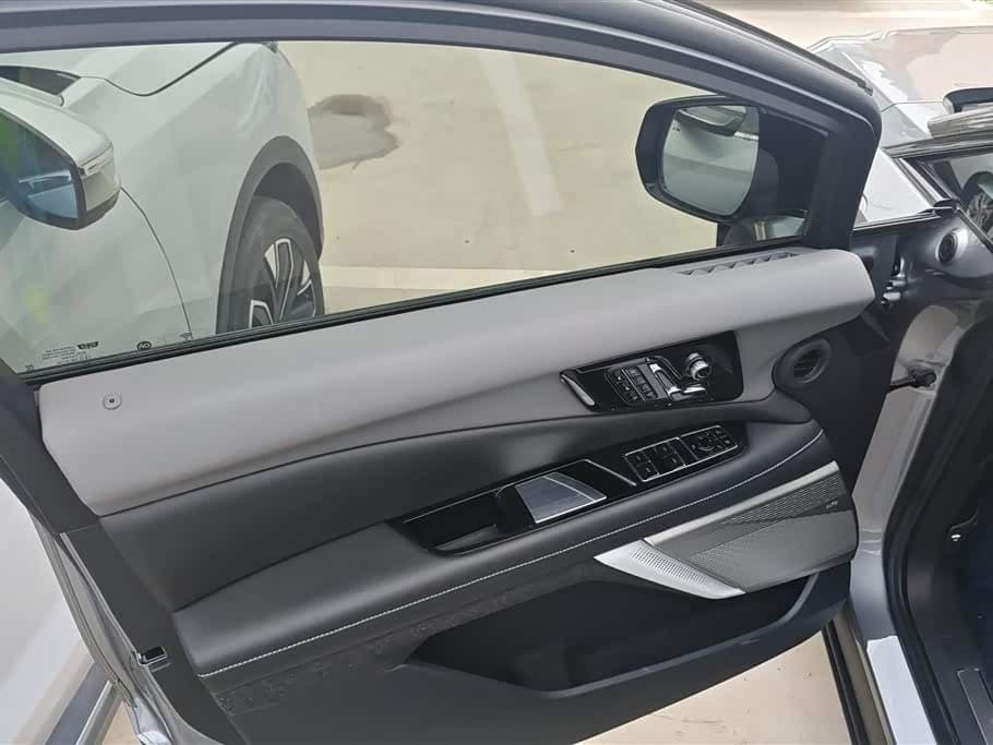 2024 Cadillac IQ Ao Ge رمادي فضي, 52,000 km, China export – photo 7