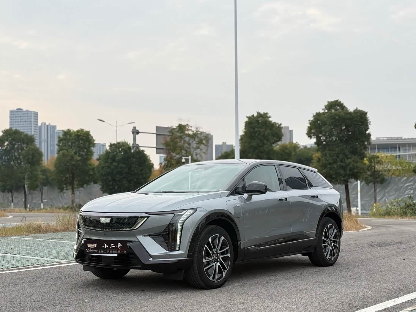 2024 Cadillac IQ Ao Ge رمادي فضي, 18,000 km, China export – photo 1