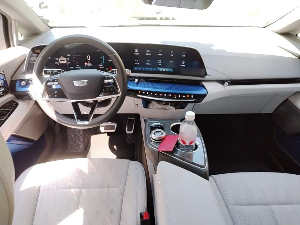 2024 Cadillac IQ Ao Ge Blue, 35,600 km, China export – photo 13