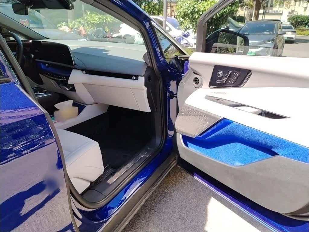 2024 Cadillac IQ Ao Ge Blue, 35,600 km, China export – photo 20