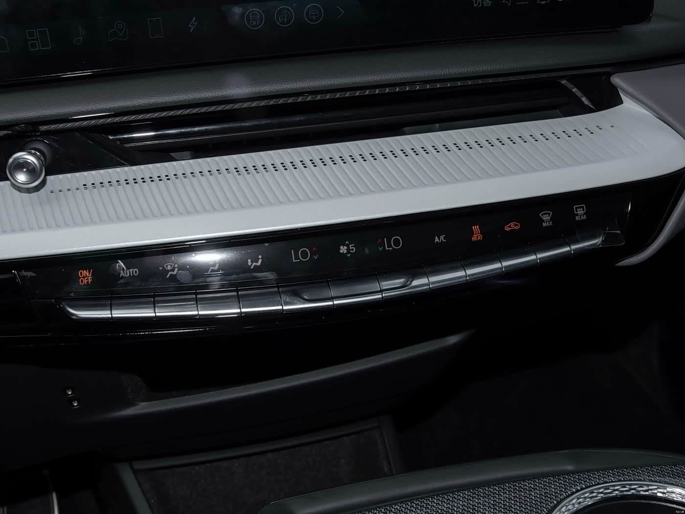2024 Cadillac IQ Ao Ge رمادي فضي, 18,000 km, China export – photo 14