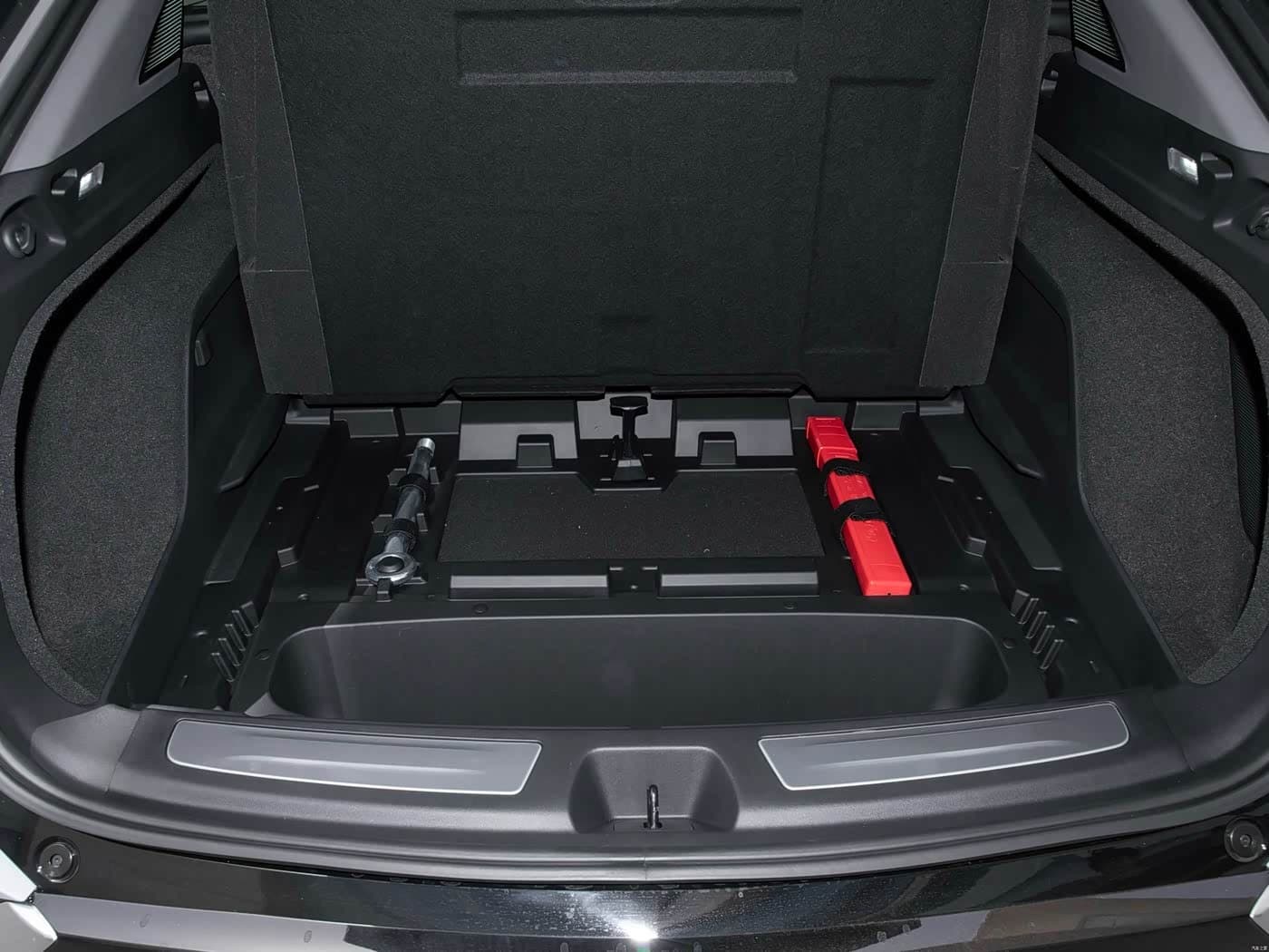 2024 Cadillac IQ Ao Ge رمادي فضي, 18,000 km, China export – photo 20