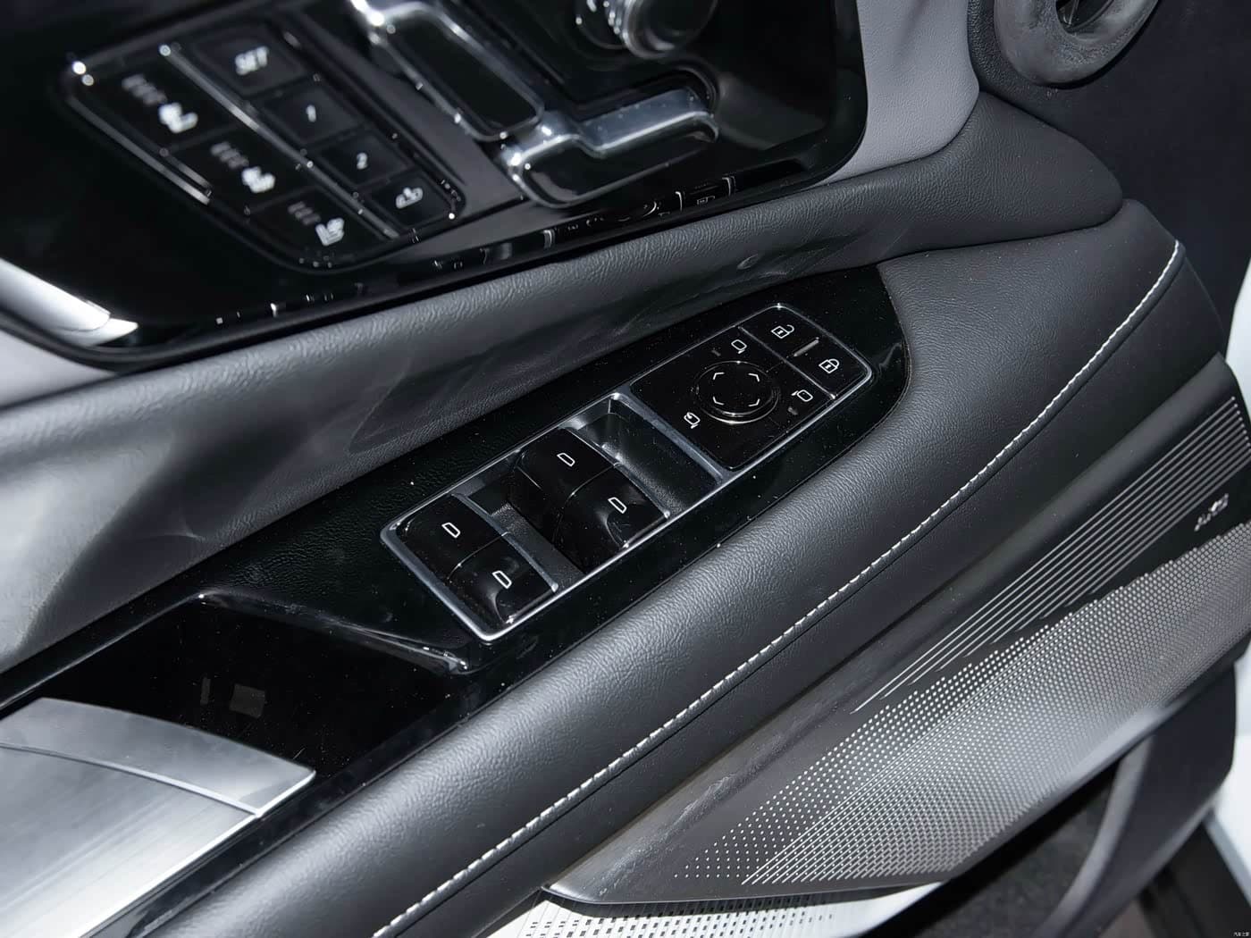 2024 Cadillac IQ Ao Ge رمادي فضي, 18,000 km, China export – photo 16