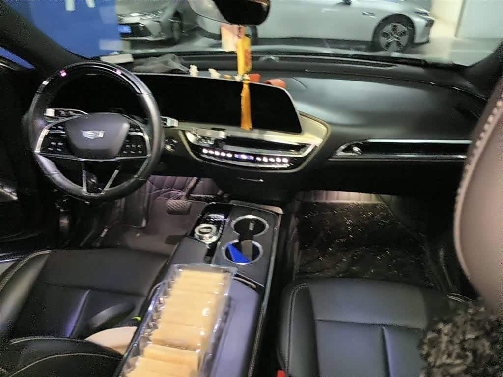 2022 Cadillac IQ Rui Ge Black, 46,570 km, China export – photo 11