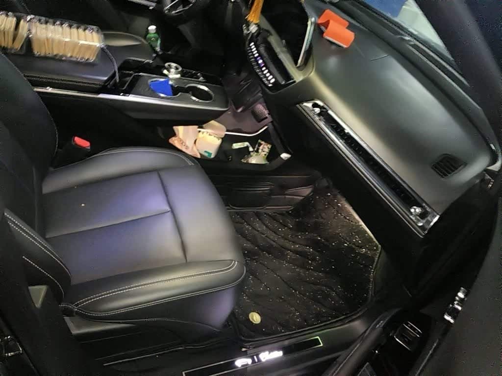 2022 Cadillac IQ Rui Ge Black, 46,570 km, China export – photo 12