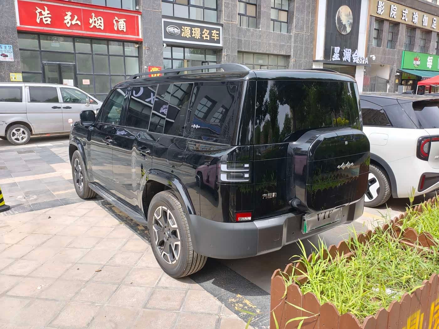 2025 Fang Cheng Bao Titanium 7 Black, 1,600 km, China export – photo 4