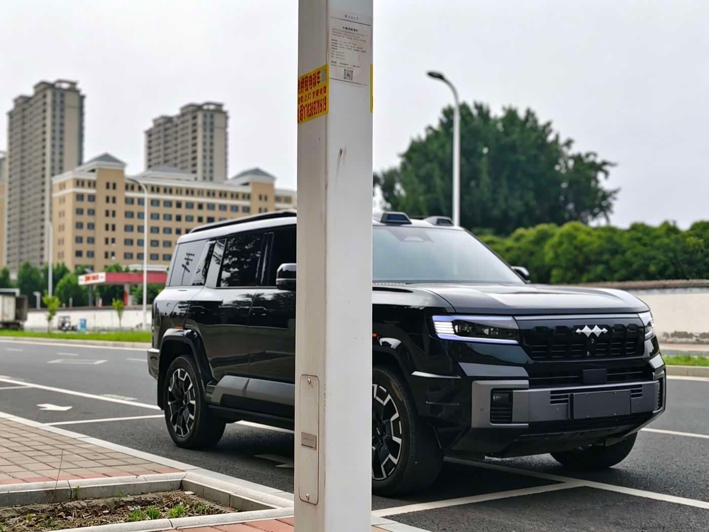 2024 Fang Cheng Bao Leopard 8 Black, 19,000 km, China export – photo 3