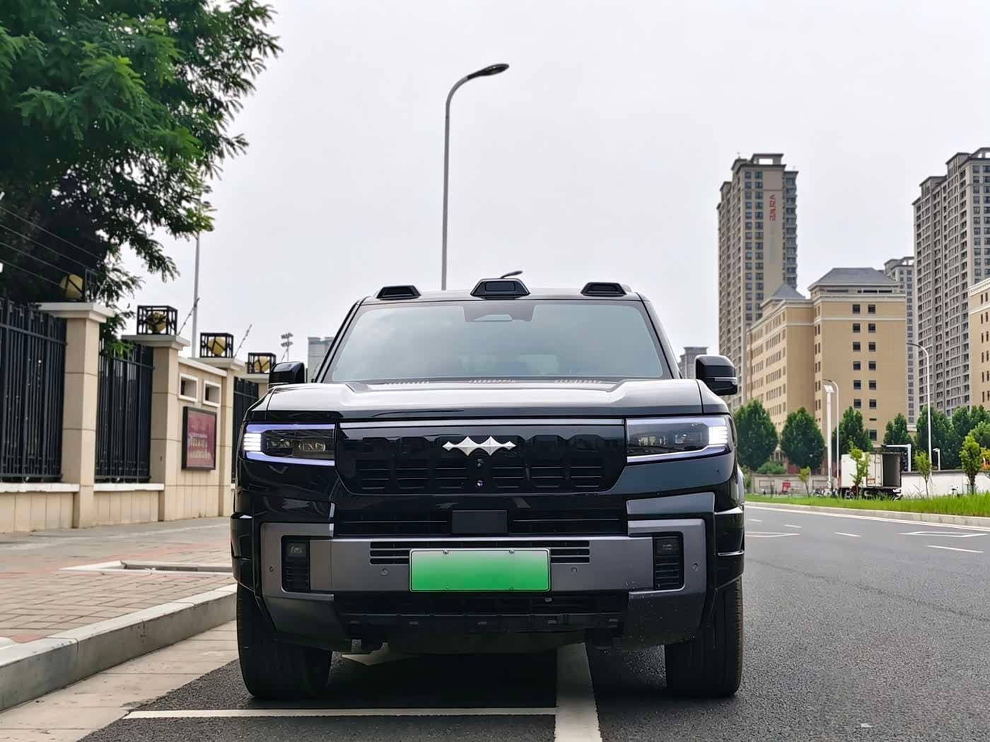 2024 Fang Cheng Bao Leopard 8 Black, 19,000 km, China export – photo 2