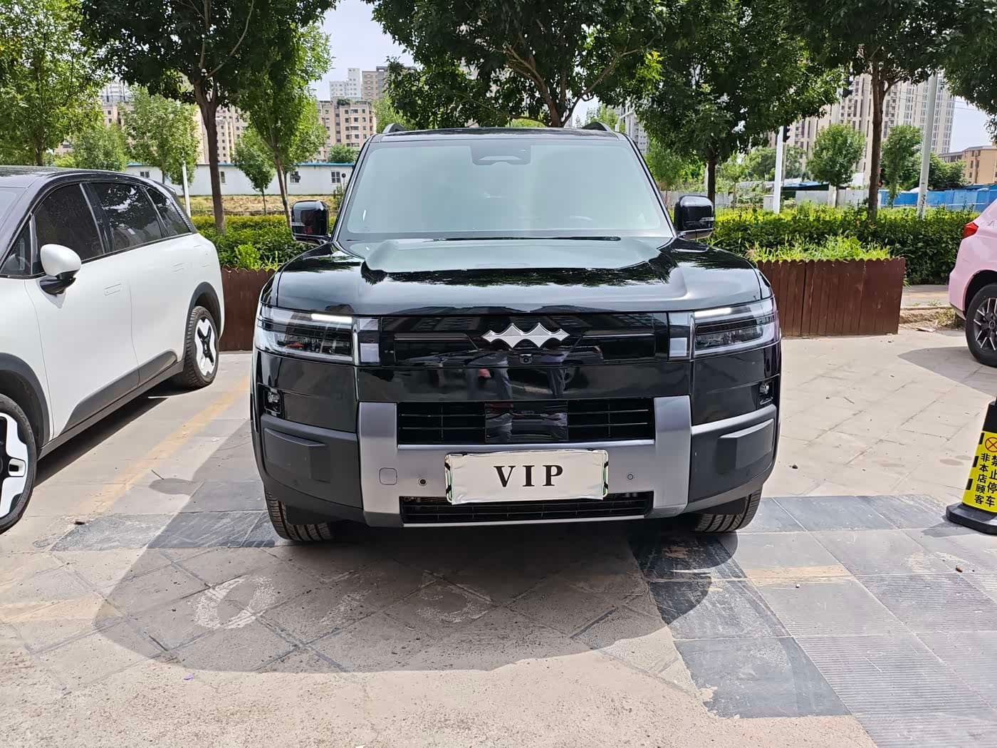 2025 Fang Cheng Bao Titanium 7 Black, 1,600 km, China export – photo 2