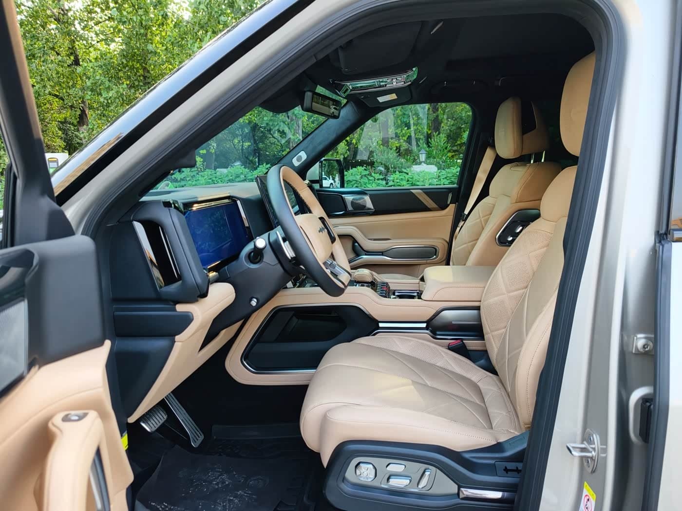 2024 Fang Cheng Bao Leopard 8 Champagne, 23,000 km, China export – photo 12