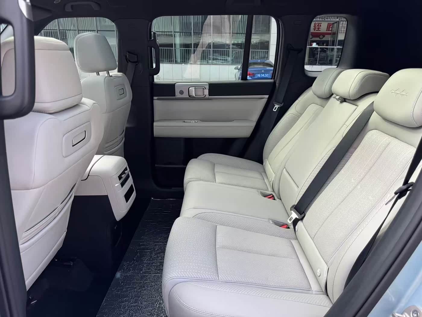 2025 Fang Cheng Bao Titanium 7 Zilvergrijs, 2,000 km, China export – photo 9