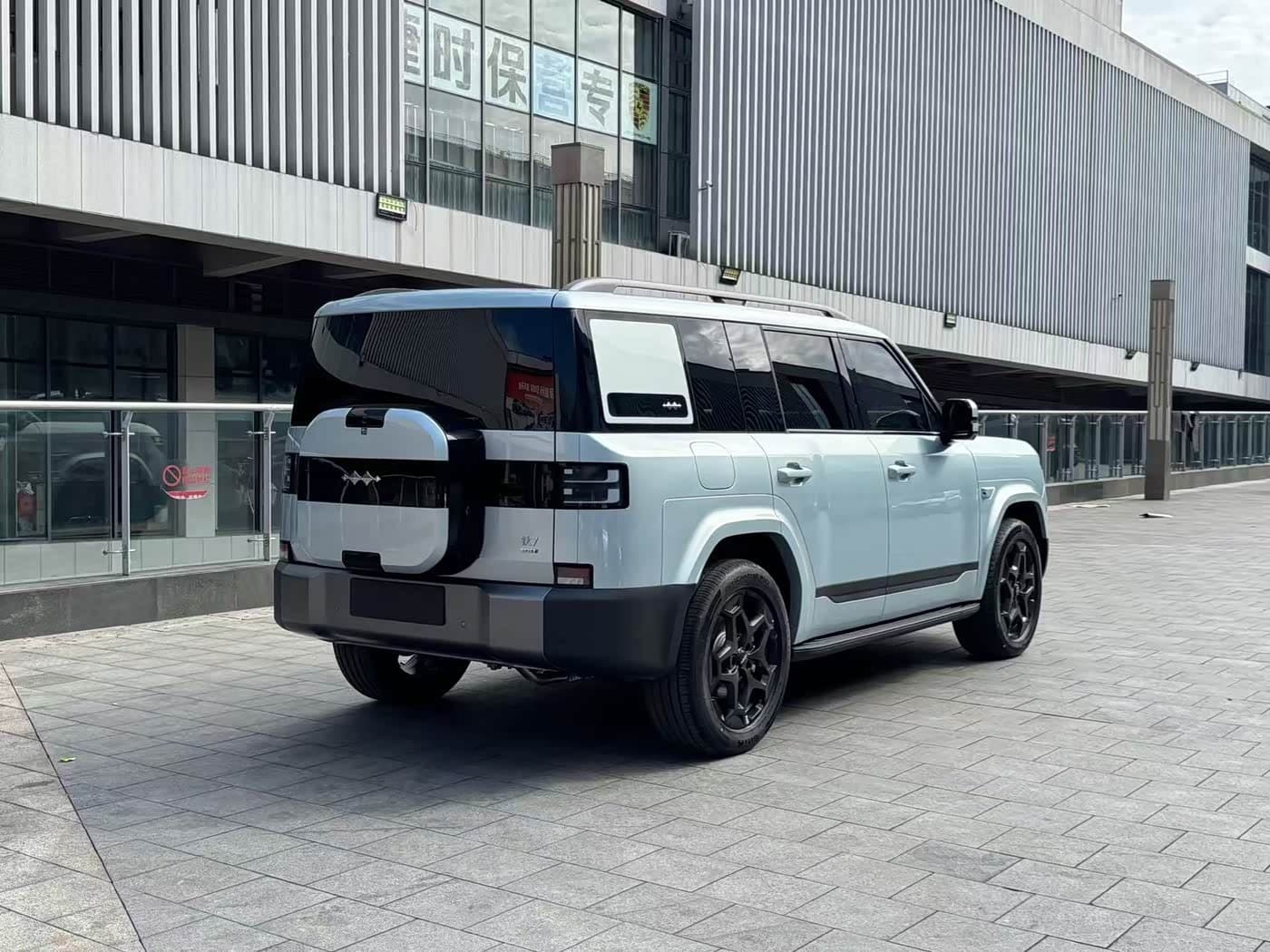 2025 Fang Cheng Bao Titanium 7 Zilvergrijs, 2,000 km, China export – photo 11