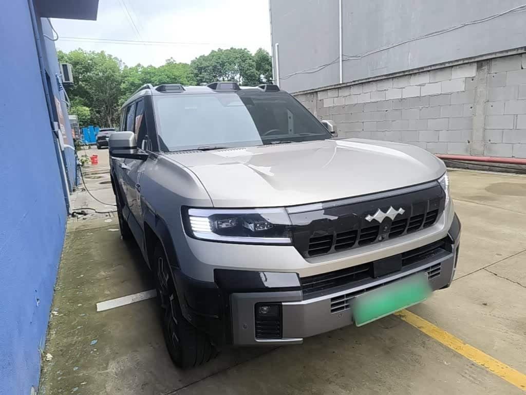 2025 Fang Cheng Bao Leopard 8 Champagne, 8,900 km, China export – photo 4