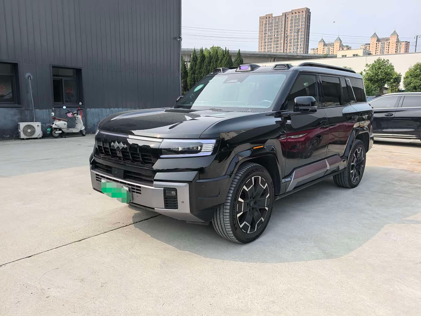 2024 Fang Cheng Bao Leopard 8 Black, 7,900 km, China export – photo 1