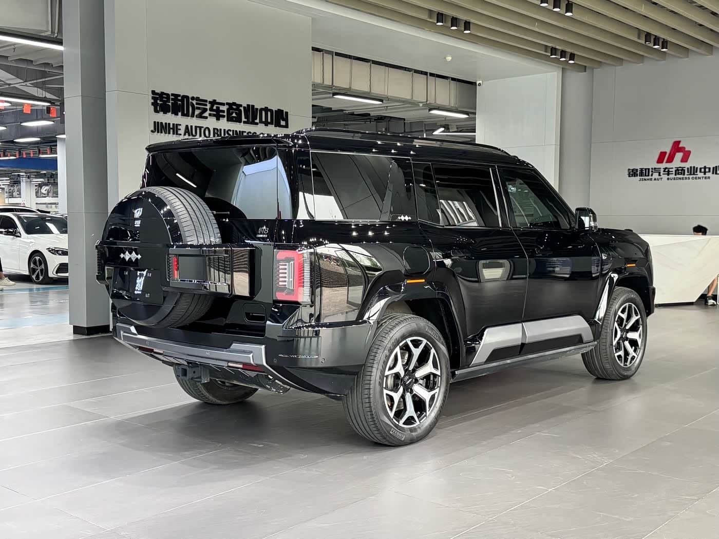 2024 Fang Cheng Bao Leopard 8 Black, 18,000 km, China export – photo 5