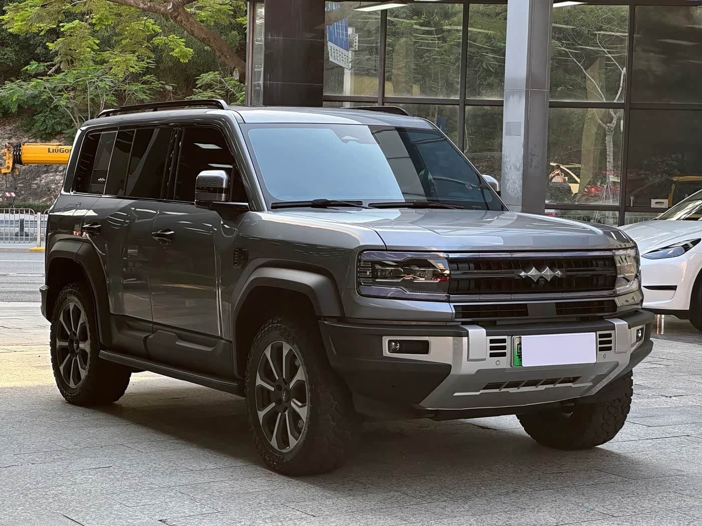2023 Fang Cheng Bao Leopard 5 رمادي فضي, 20,000 km, China export – photo 3