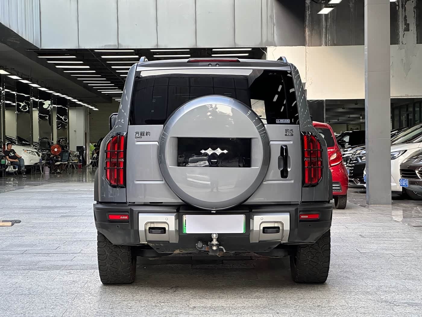 2023 Fang Cheng Bao Leopard 5 رمادي فضي, 20,000 km, China export – photo 15