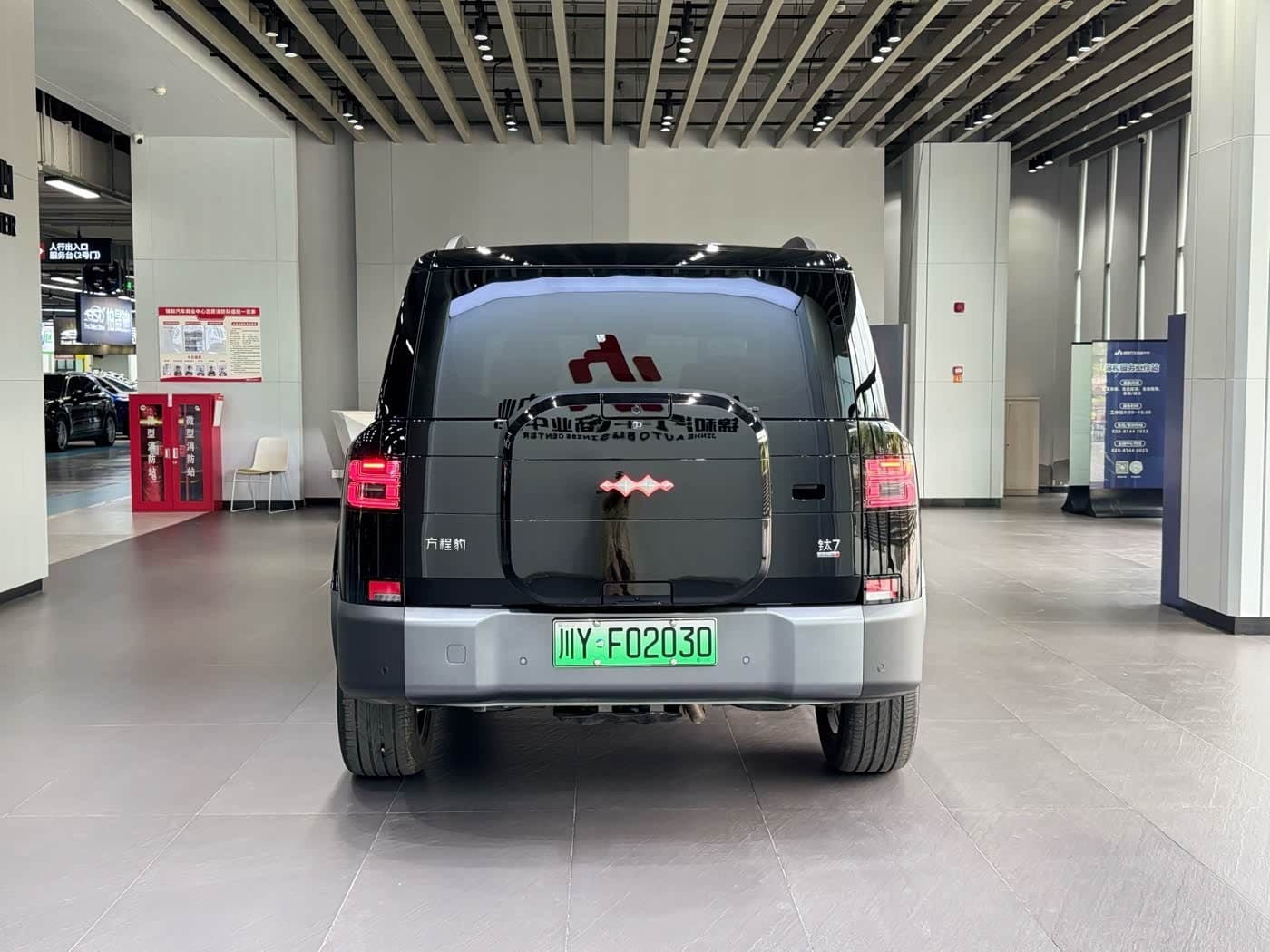 2025 Fang Cheng Bao Titanium 7 Black, 2,000 km, China export – photo 6