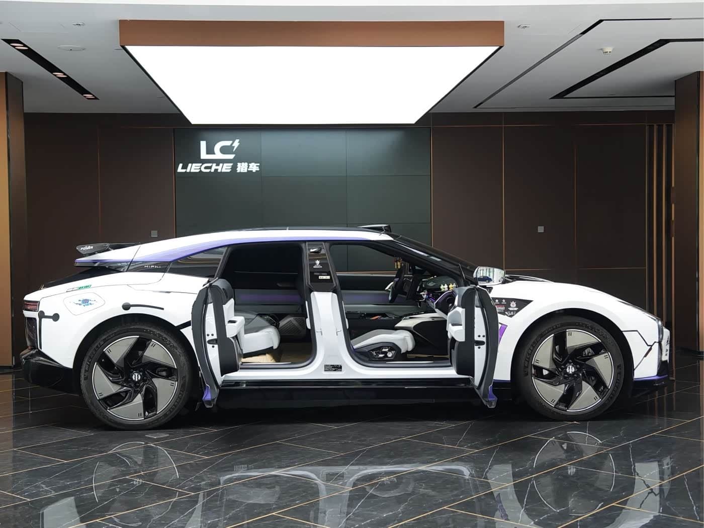 2022 Hiphi Z White, 70,000 km, China export – photo 4