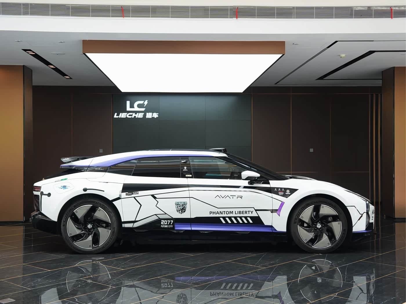 2022 Hiphi Z White, 70,000 km, China export – photo 3