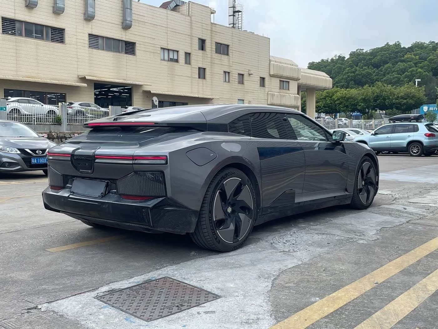 2022 Hiphi Z Zilvergrijs, 2,700 km, China export – photo 9