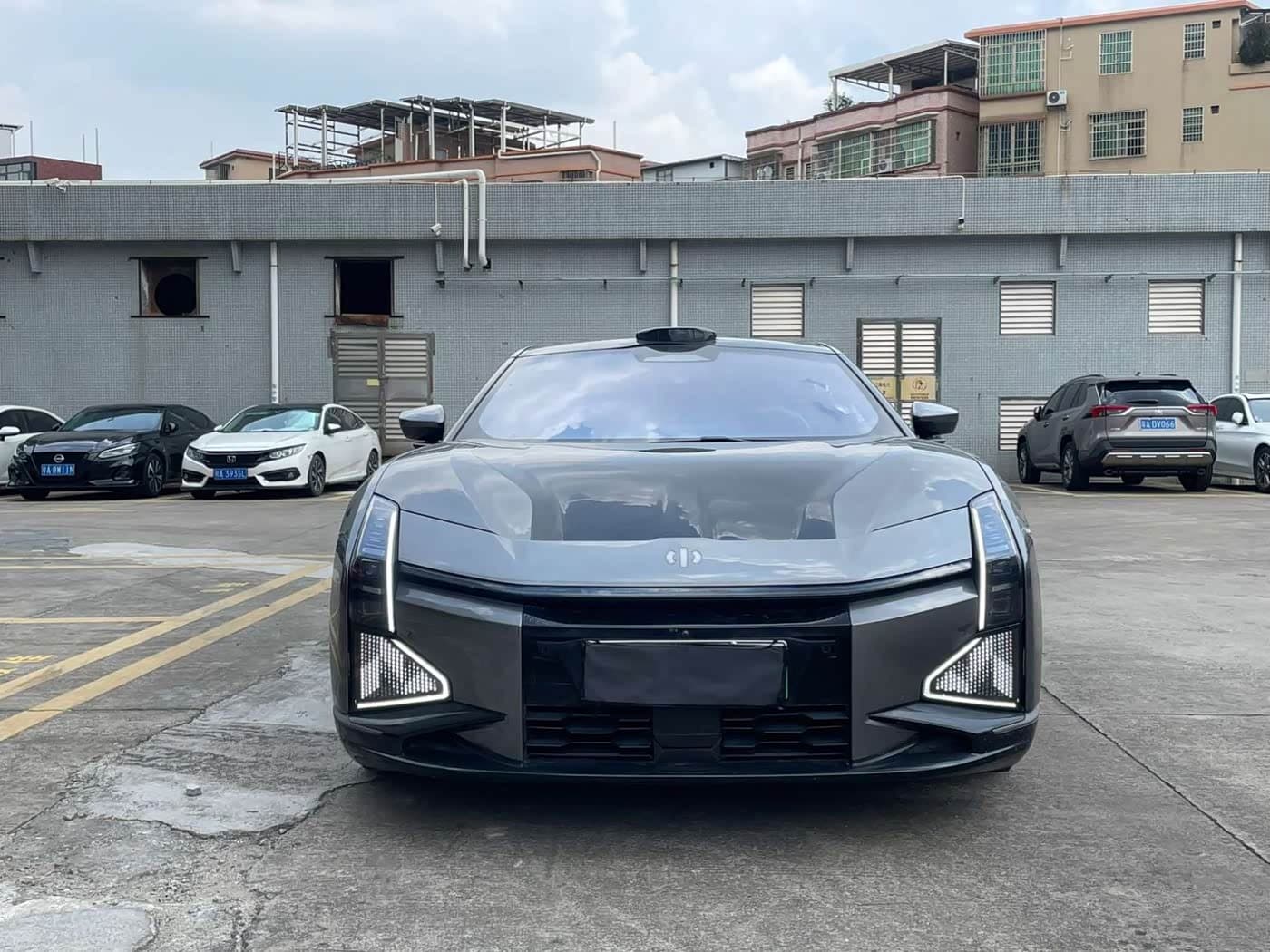 2022 Hiphi Z Zilvergrijs, 2,700 km, China export – photo 2