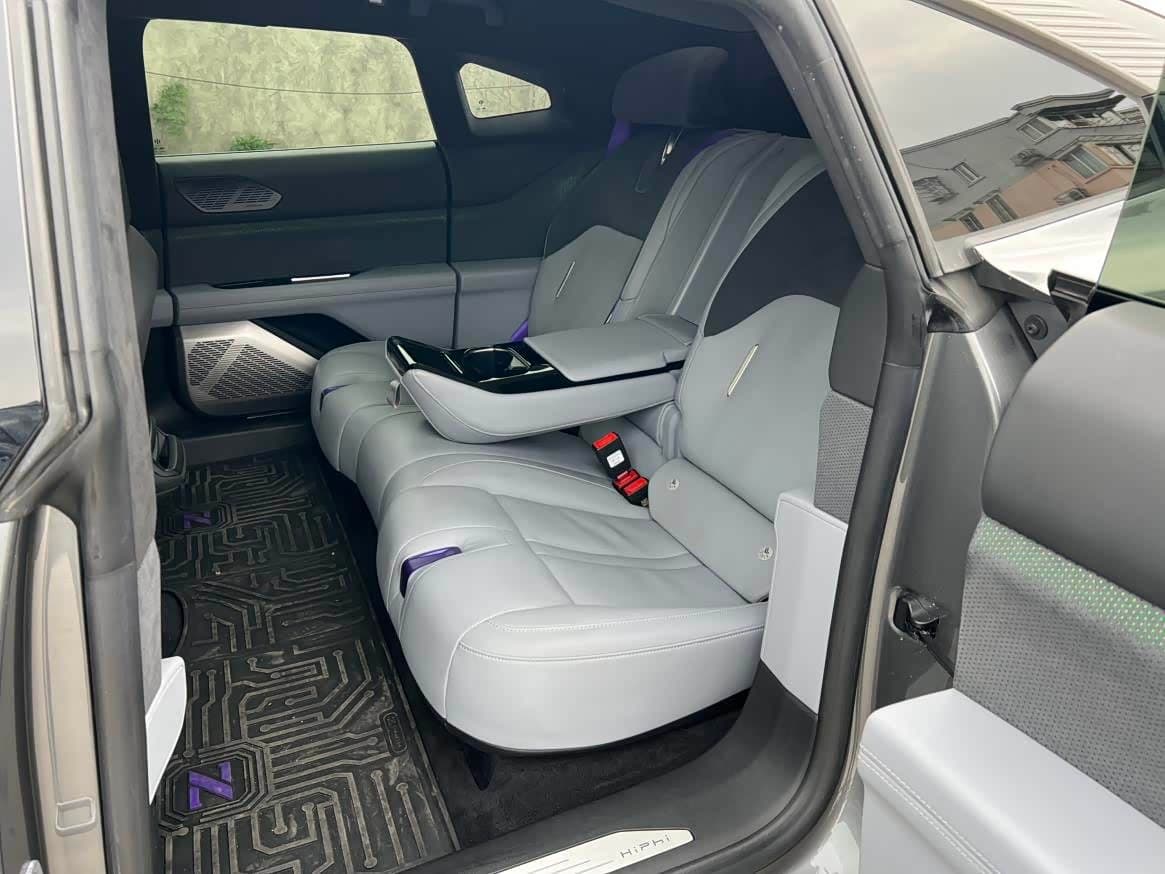 2022 Hiphi Z Zilvergrijs, 33,000 km, China export – photo 7