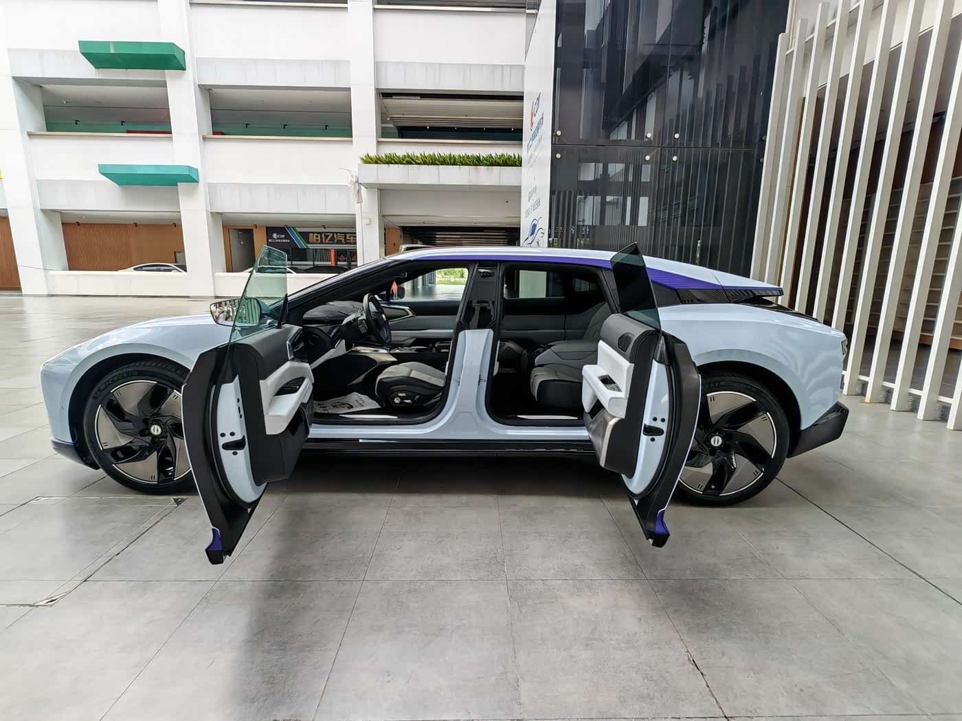 2023 Hiphi Z Blue, 100 km, China export – photo 11