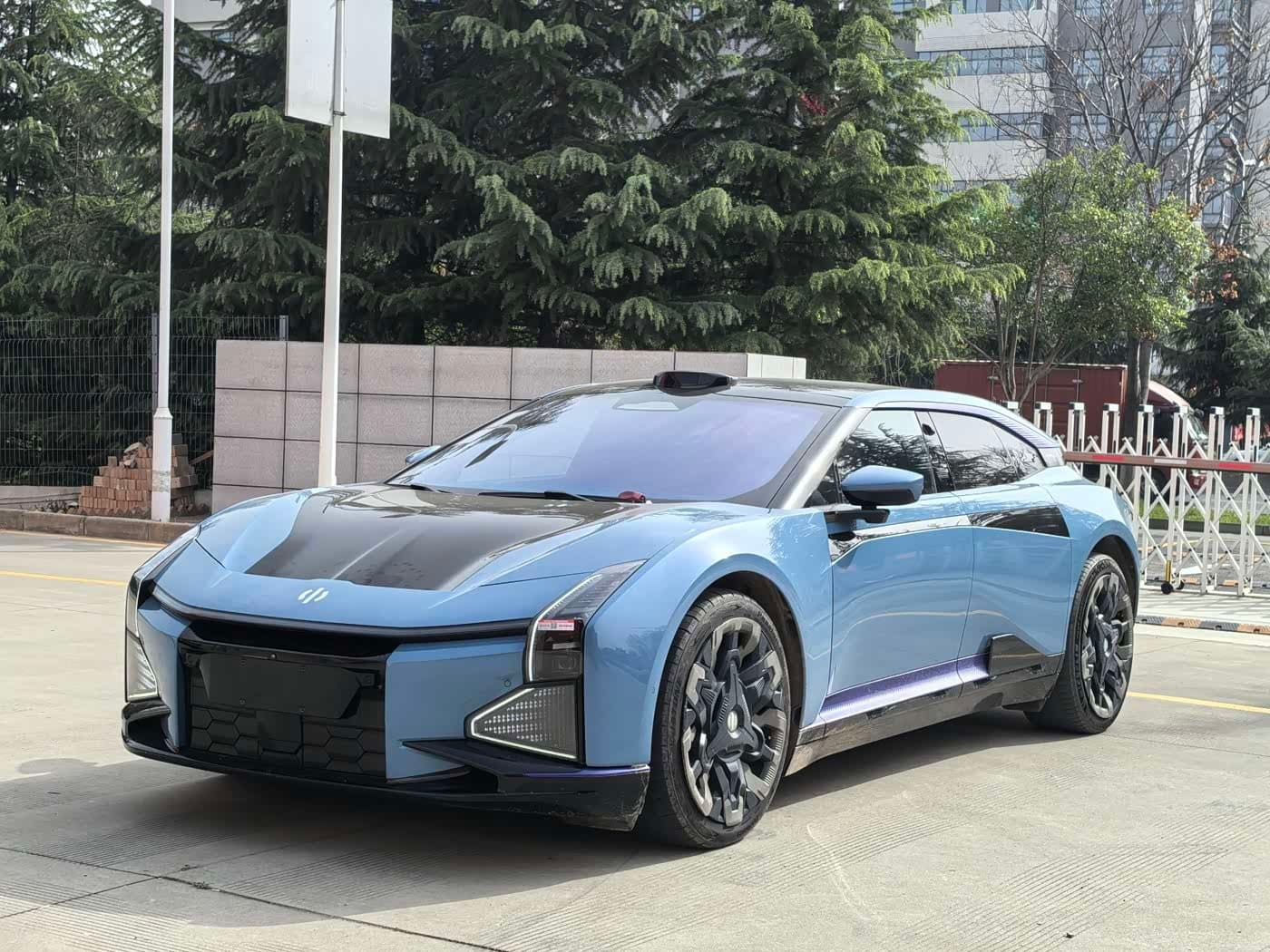 2022 Hiphi Z Blue, 29,000 km, China export – photo 1