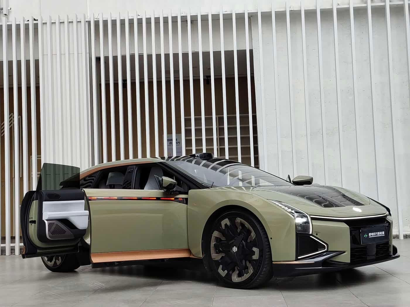 2023 Hiphi Z Green, 11,000 km, China export – photo 4