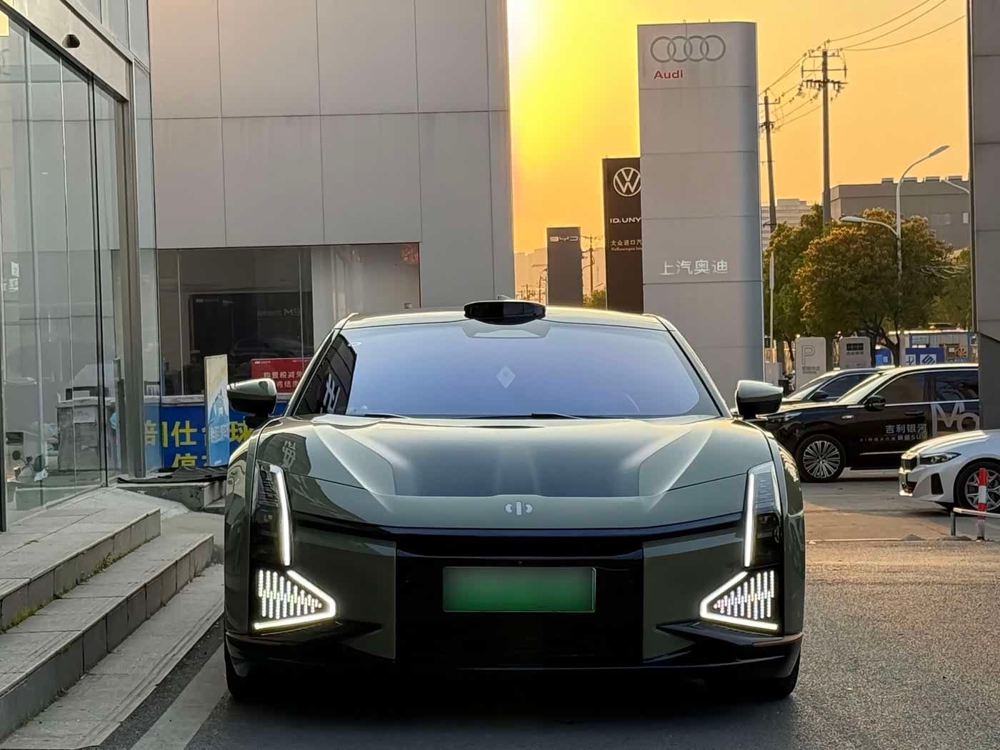 2022 Hiphi Z Green, 44,000 km, China export – photo 2