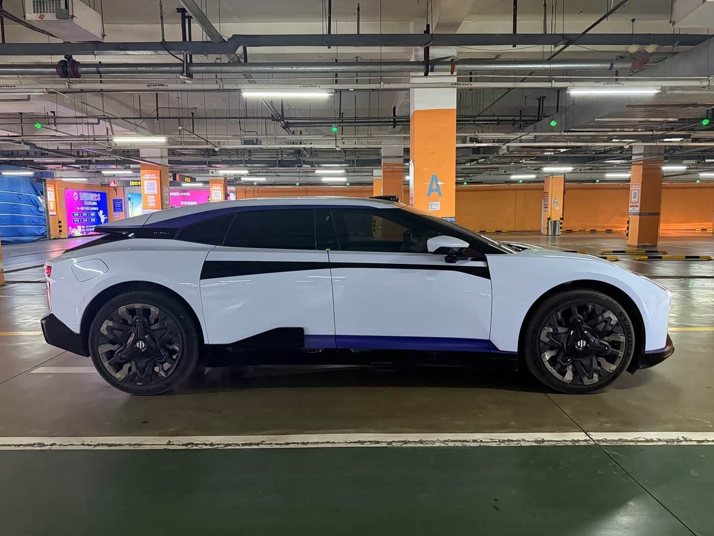 2022 Hiphi Z Blue, 100,000 km, China export – photo 2