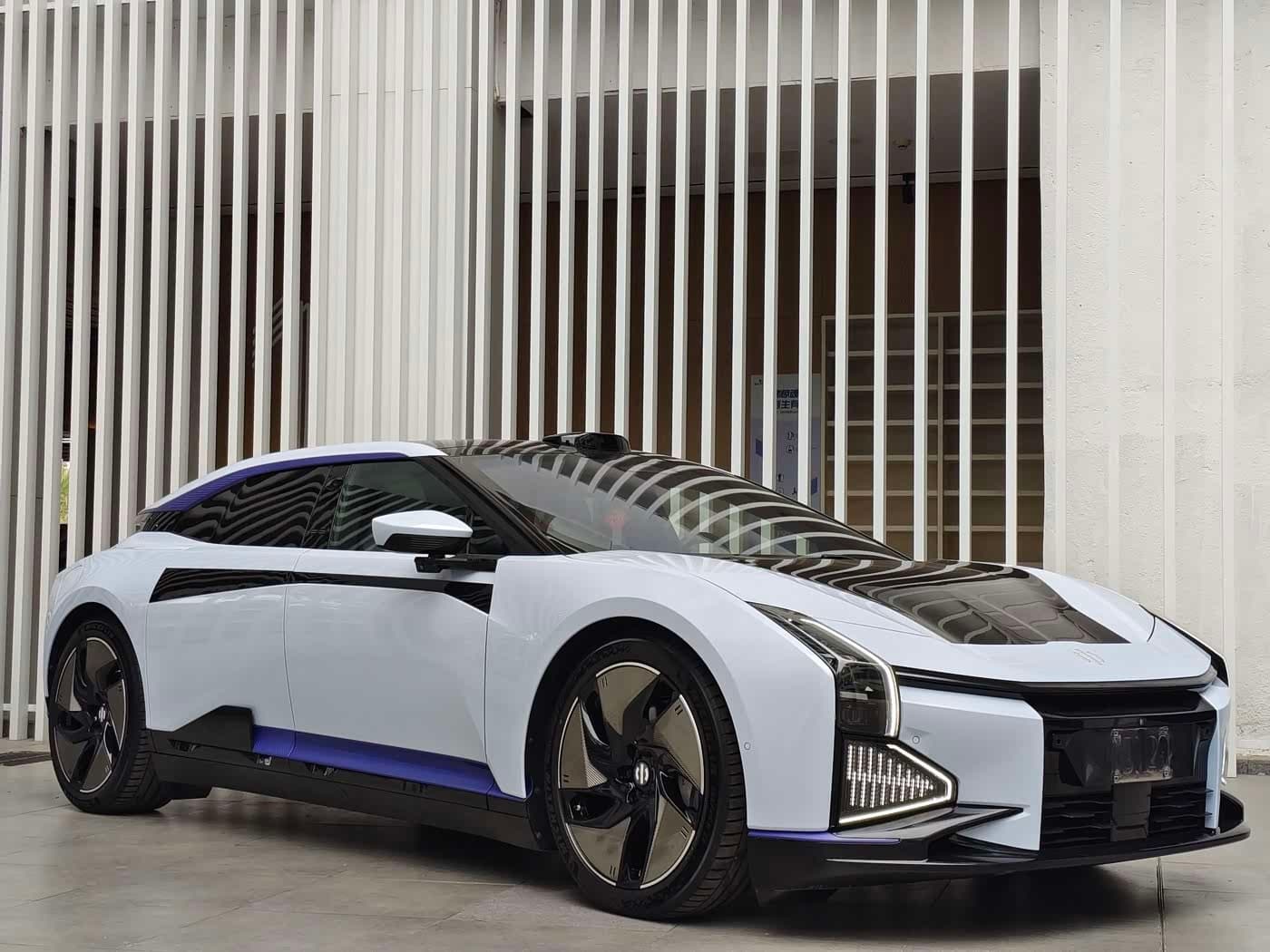 2022 Hiphi Z Blue, 25,000 km, China export – photo 3