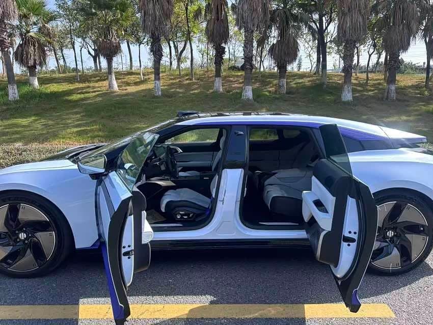 2022 Hiphi Z White, 26,500 km, China export – photo 10